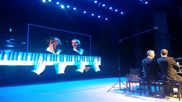 與披頭士樂隊(duì)隔空同奏德國國寶博蘭斯勒鋼琴-德國歐米勒孖寶瘋狂鋼琴總動(dòng)員中國站完美落幕